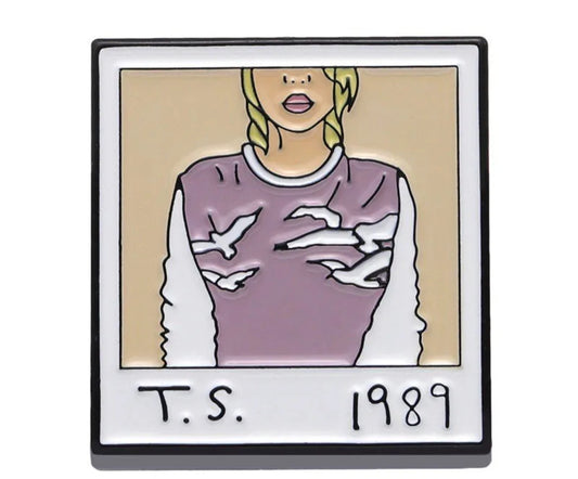 Square Seagull Pin